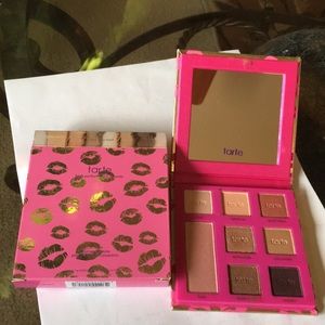 Tarte eyeshadow palette.